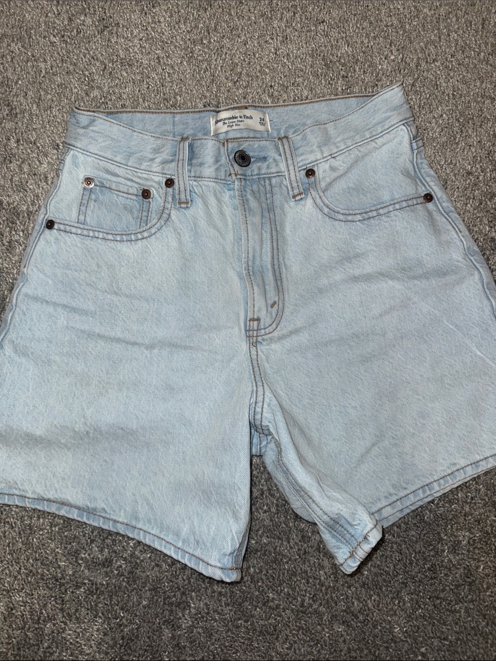 Abercrombie the loose short high rise